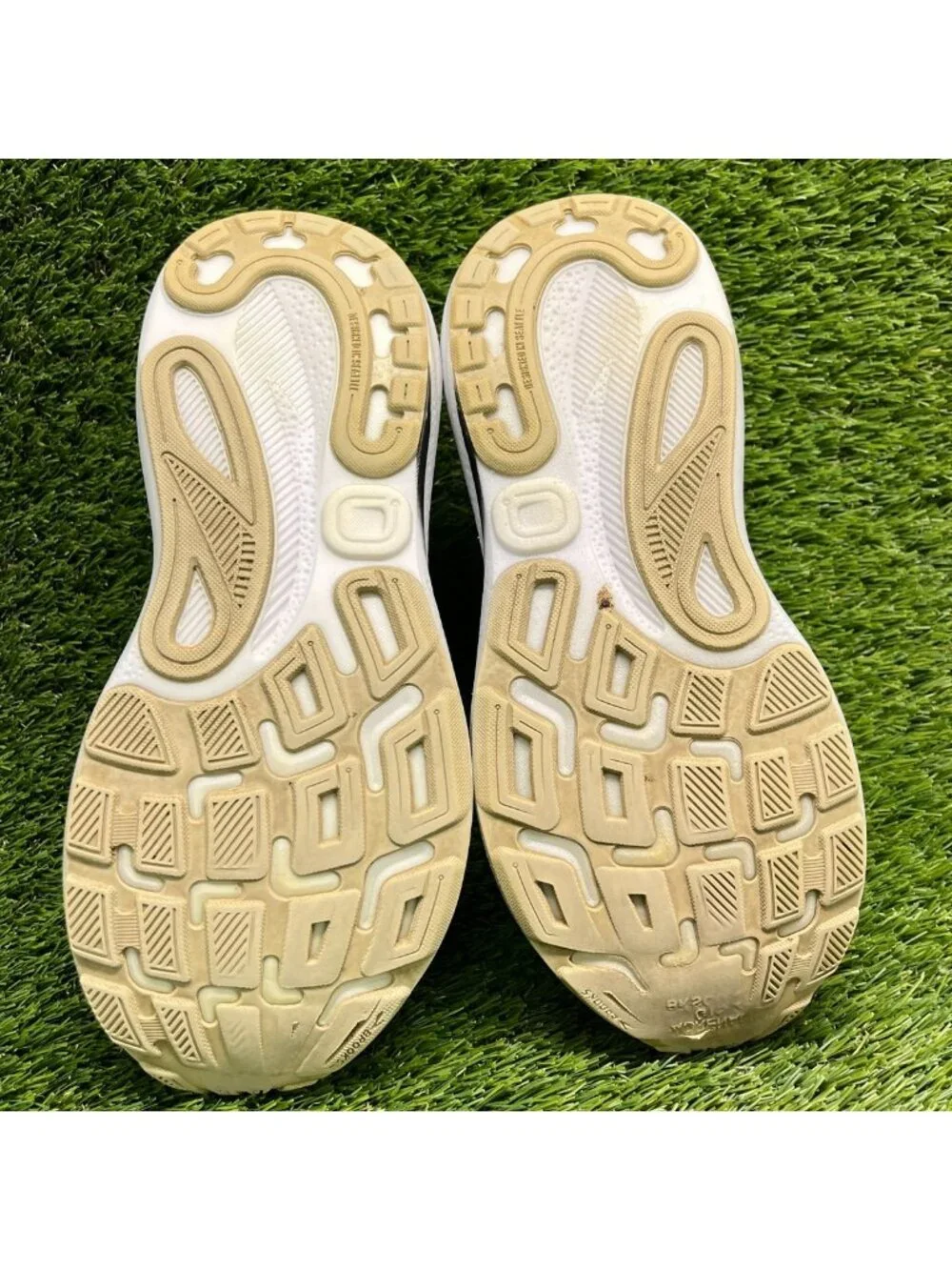 Brooks Adrenaline GTS 24 Womens Size 9.5 White Athletic Running Shoes Sneakers
